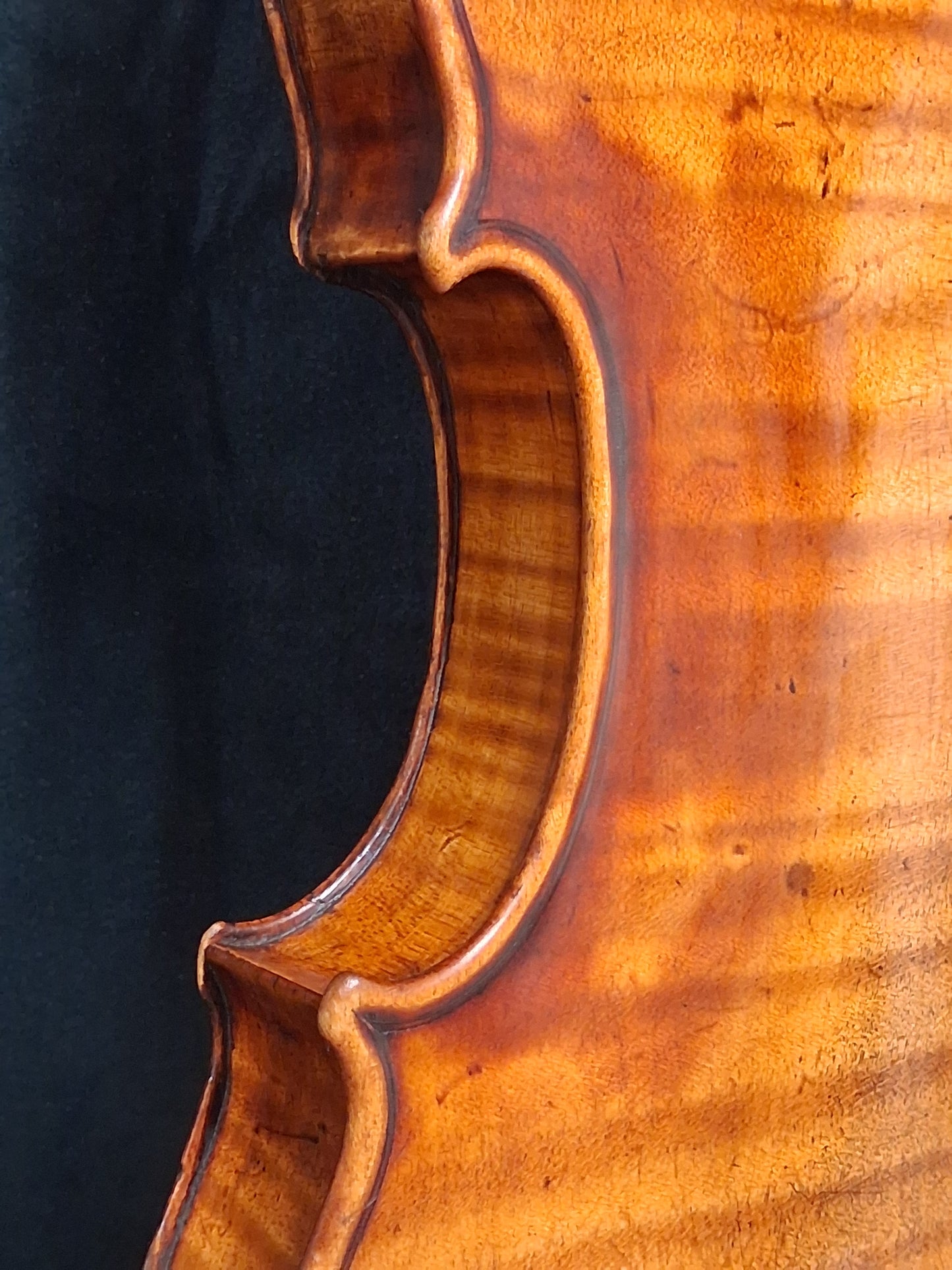 Violin -  Carolus Henry Paris c.1835