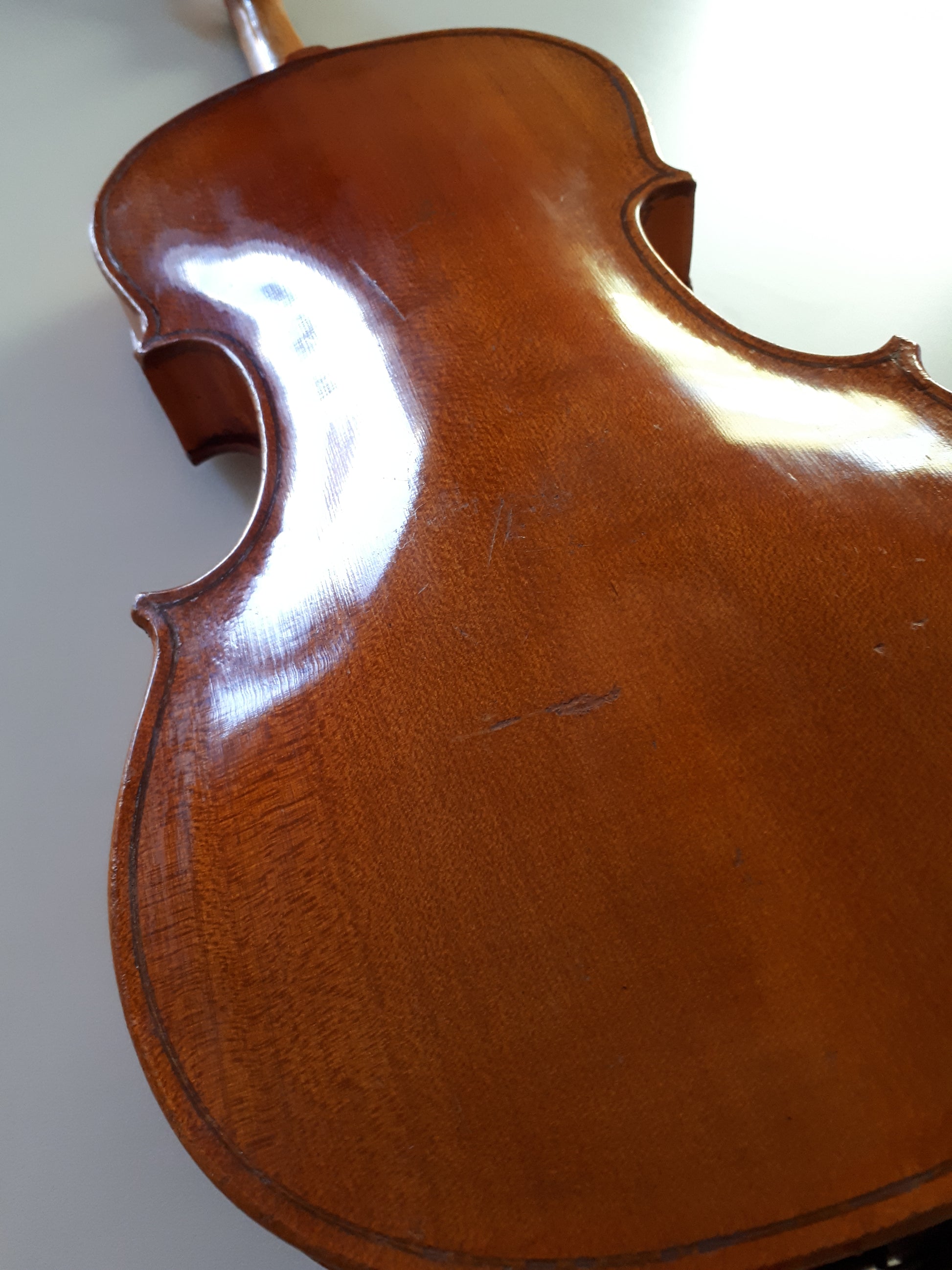 Äldre välklingande Mirecourt violin till salu