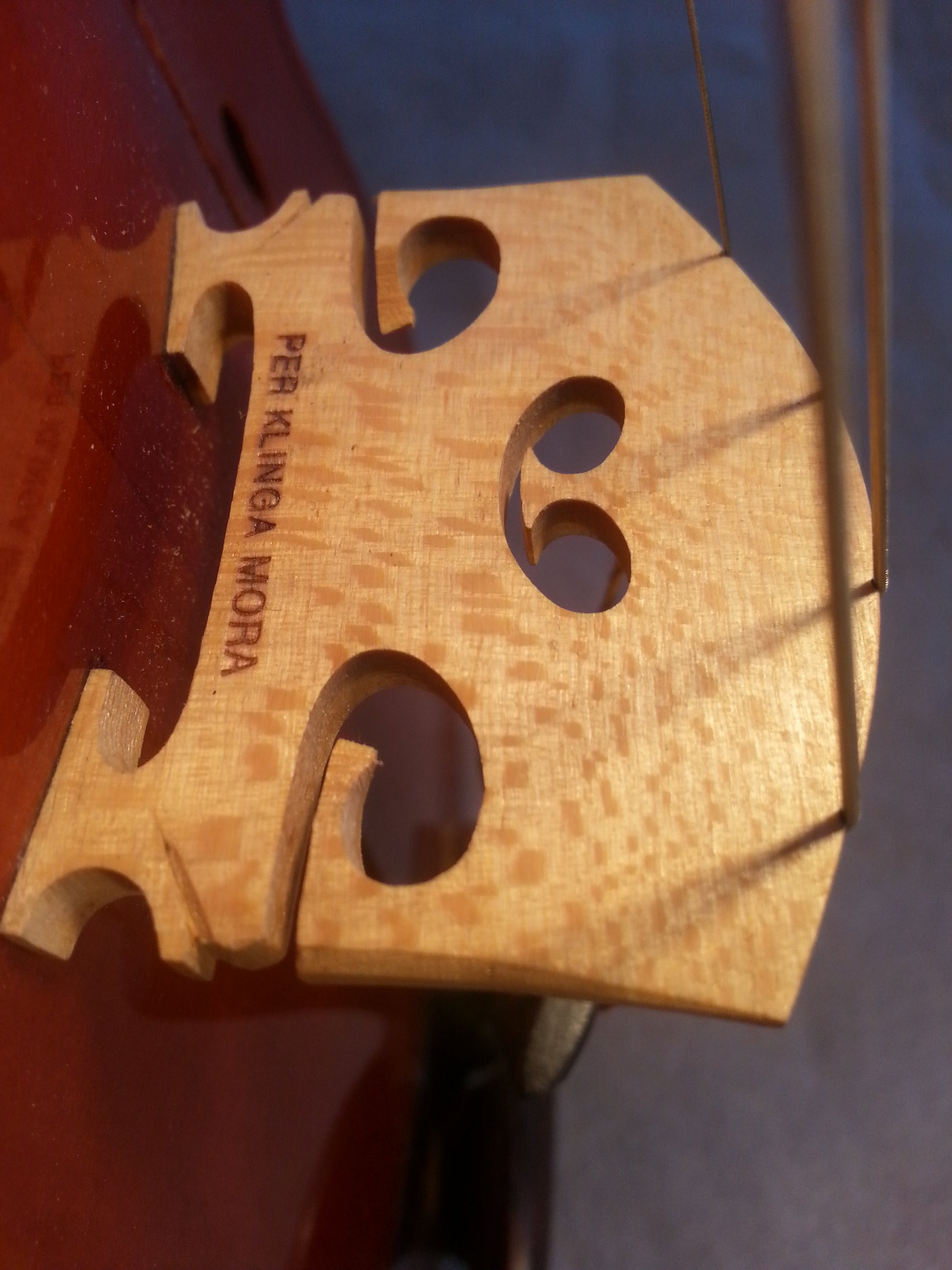 Per Kling Mora stall viola