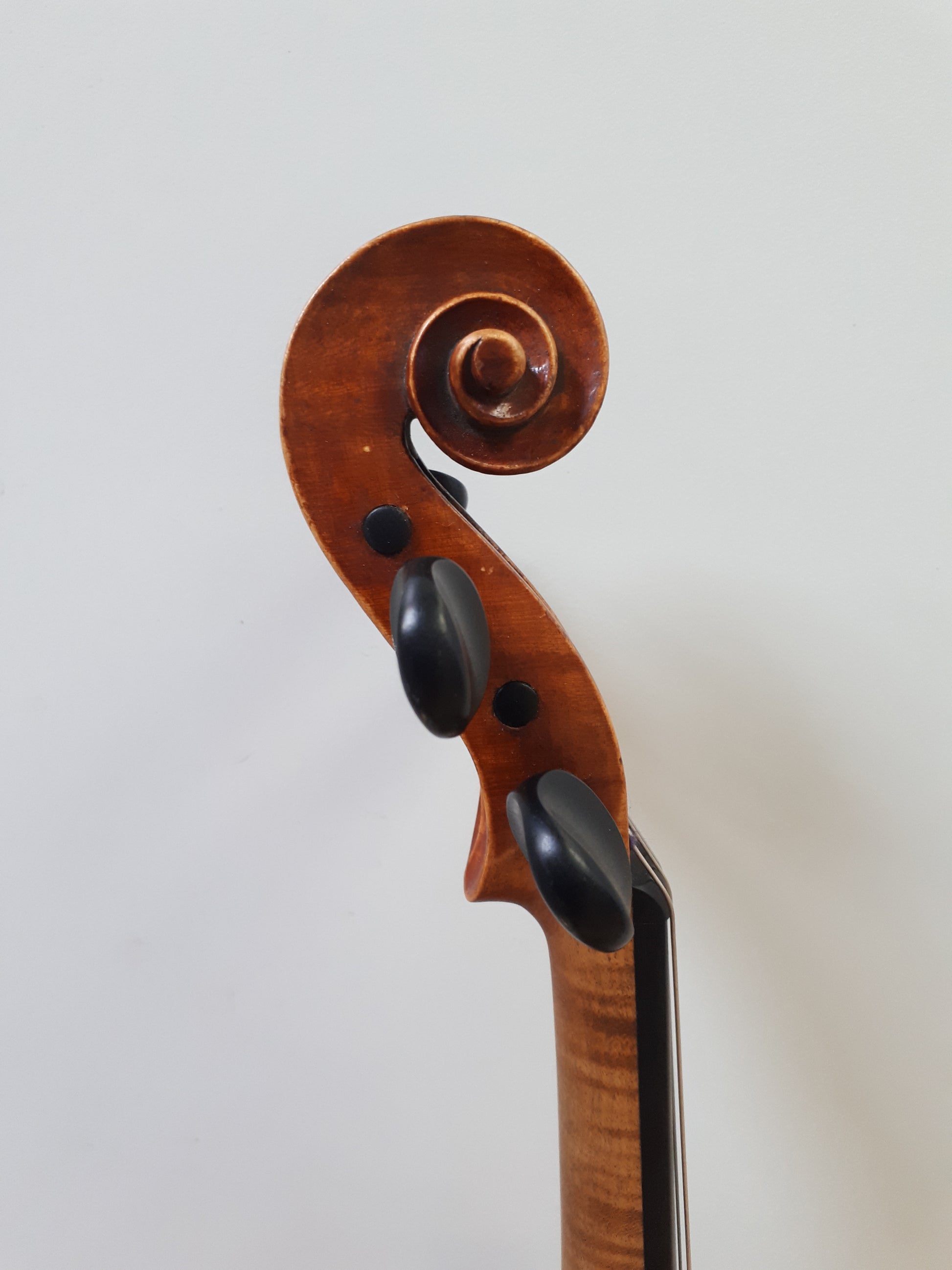 prisvärd gamal fiol